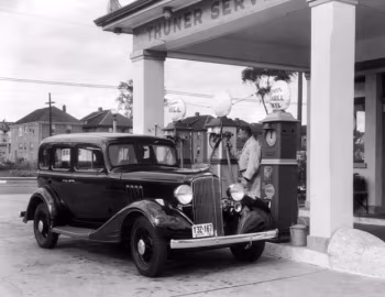 1933 Pontiac Economy Eight 4-door Sedan (601-309)