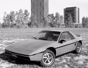1984 Pontiac Fiero SE (F37) '1983–84