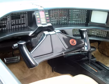 Panel frontal 1982 Knight Industries Two Thousand (K.I.T.T.)