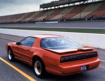 1990 Pontiac Firebird Trans Am GTA (2F FW2)