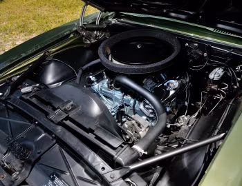 Bajo el capó 1968 Pontiac Firebird 400 L67 Ram Air II (2337)