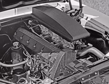 Bajo el capó 1967 Pontiac Firebird Sprint Turismo Prototype