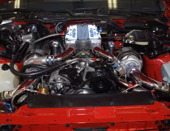 Bajo el capó 1982 Pontiac Firebird Trans Am Twin Turbo by Gale Banks