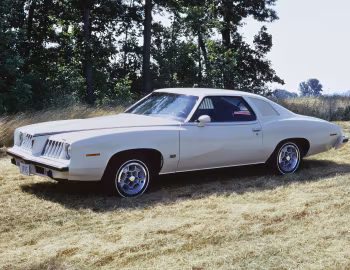 1975 Pontiac Grand Am Colonnade Hardtop Coupe (H37)