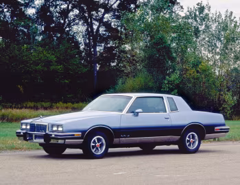 1987 Pontiac Grand Prix LE (2G K37)