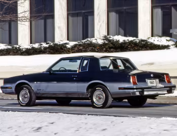 1987 Pontiac Grand Prix LE (2G K37)