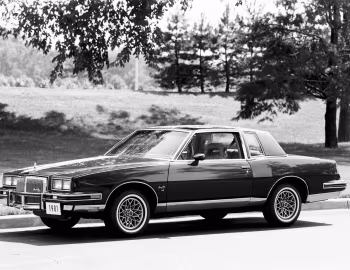 1981 Pontiac Grand Prix LJ (2G K37)