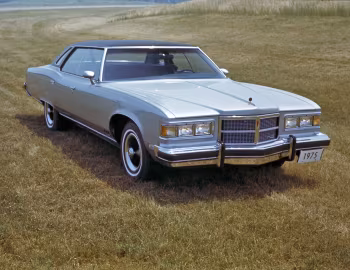 1975 Pontiac Grand Ville Brougham 4-door Hardtop (R49)