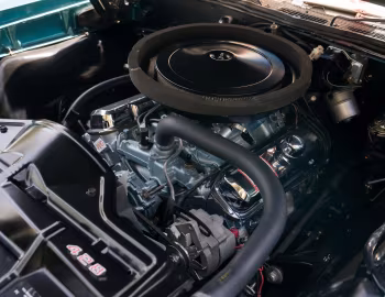 Bajo el capó 1968 Pontiac GTO Royal Bobcat Sport Coupe (24237)