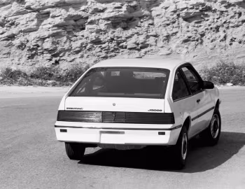 1982 Pontiac J2000 Hatchback (2J B77)