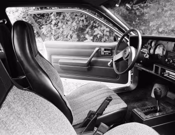 Interior 1982 Pontiac J2000 Hatchback (2J B77)