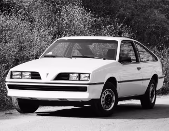 1982 Pontiac J2000 Hatchback (2J B77)