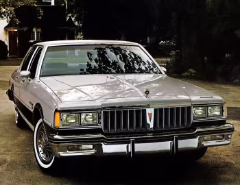 1983 Pontiac Parisienne Brougham Sedan (2B T69)