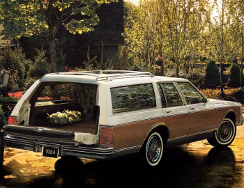 1984 Pontiac Parisienne Station Wagon (2B L35)