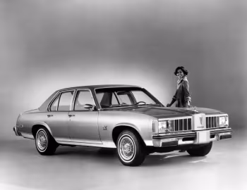 1977 Pontiac Phoenix Sedan (2X X69) '1977