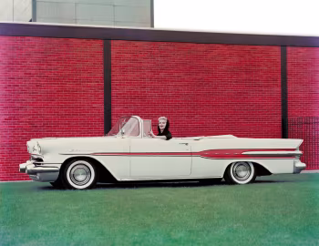 1957 Pontiac Star Chief Convertible (2867DTX)