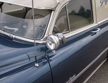 1951 Pontiac Streamliner Eight Sedan Delivery (37 2771)