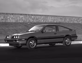 1985 Pontiac Sunbird S/E Hatchback (2J D77) '1984–85