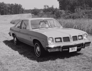 1975 Pontiac Ventura Custom 2-door Hatchback Coupe (2XZ Z17)