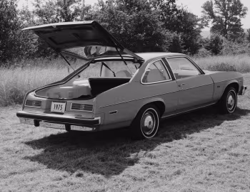 1975 Pontiac Ventura Custom 2-door Hatchback Coupe (2XZ Z17)