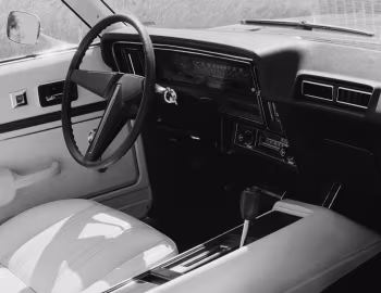 Panel frontal 1975 Pontiac Ventura Custom 2-door Hatchback Coupe (2XZ Z17)
