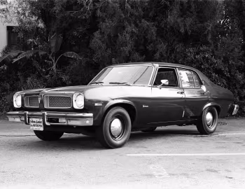 1974 Pontiac Ventura Sedan (2XY Y69)