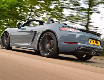 Porsche 718 Boxster [UK-spec] (982) '2016–pr.