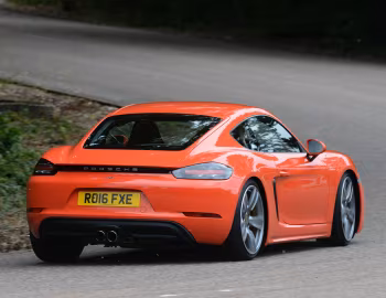 Porsche 718 Cayman [UK-spec] (982C) '2016–pr.