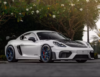 Porsche 718 Cayman GT4 RS "Weissach Package" [Middle East] (982C) '2022–pr.