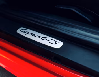 Porsche 718 Cayman GTS [UK-spec] (982C) '2018–pr.