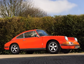 Porsche 911 E 2.0 Coupe [UK-spec] (911) '1968–69