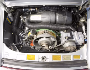 Bajo el capó 1976–77 Porsche 911 S 2.7 Coupe [North America] (911) '1975–77