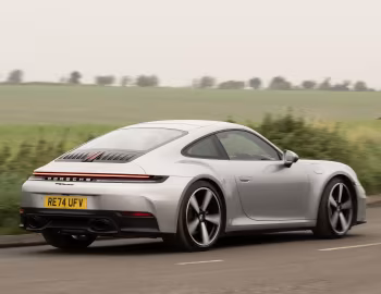 Porsche 911 Carrera [UK-spec] (992) '2024–pr.