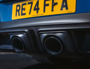 Porsche 911 Carrera 4 GTS [UK-spec] (992) '2024–pr.