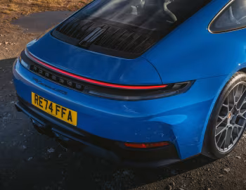 Porsche 911 Carrera 4 GTS [UK-spec] (992) '2024–pr.