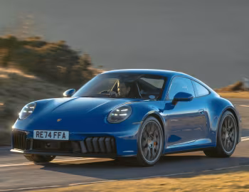 Porsche 911 Carrera 4 GTS [UK-spec] (992) '2024–pr.