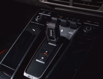 Intérieur Porsche 911 Carrera 4 GTS Cabriolet [UK-spec] (992) '2024–pr.
