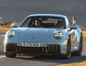 Porsche 911 Carrera GTS [UK-spec] (992) '2024–pr.