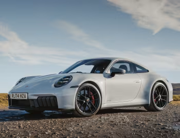 Porsche 911 Carrera GTS [UK-spec] (992) '2024–pr.
