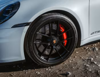 Porsche 911 Carrera GTS [UK-spec] (992) '2024–pr.