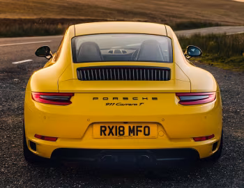 Porsche 911 Carrera T Coupe [UK-spec] (991) '2018–19