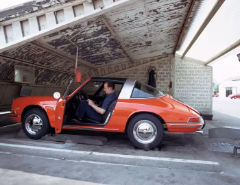 1968 Porsche 911 T 2.0 Targa [North America] (911) '1967–68