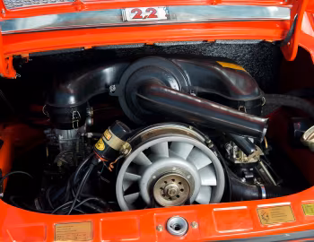 Bajo el capó 1970–71 Porsche 911 T 2.2 Coupe [North America] (911) '1969–71