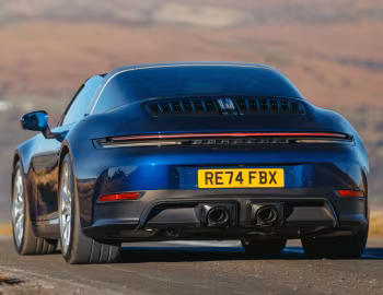 Porsche 911 Targa 4 GTS [UK-spec] (992) '2024–pr.