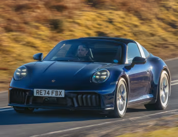 Porsche 911 Targa 4 GTS [UK-spec] (992) '2024–pr.