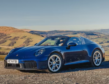 Porsche 911 Targa 4 GTS [UK-spec] (992) '2024–pr.