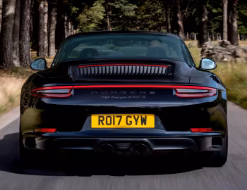 Porsche 911 Targa 4 GTS [UK-spec] (991) '2017–19