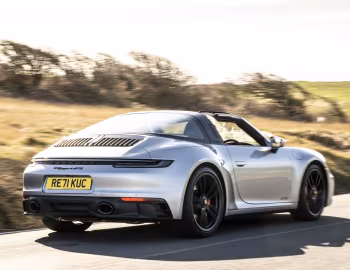 Porsche 911 Targa 4 GTS [UK-spec] (992) '2021–24