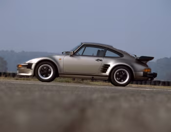 Porsche 911 Turbo 3.3 Coupe SE "Flachbau" [Worldwide] (930) '09.1986–89
