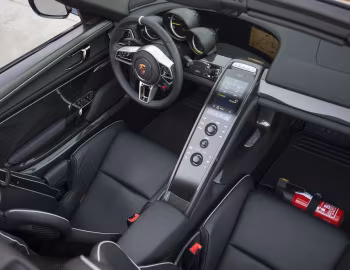 Interior 2015 Porsche 918 Spyder [North America] '2014–15